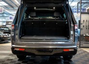 Jeep Wagoneer 6