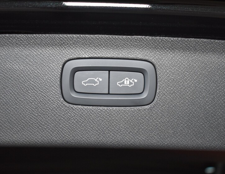 Volvo XC90 13