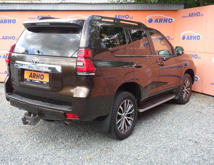 Toyota Land Cruiser 7