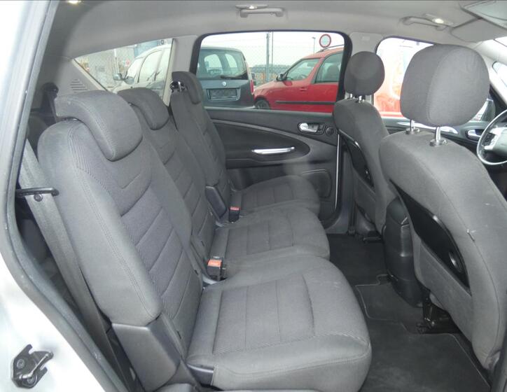 Ford S-MAX 11
