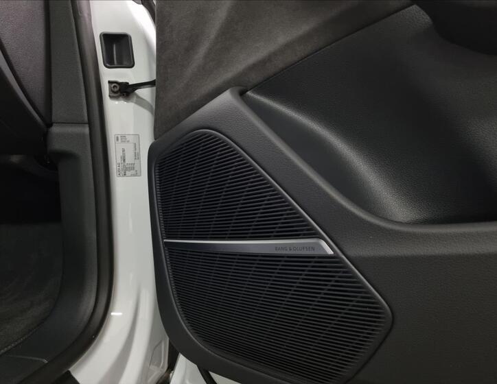 Audi SQ8 26