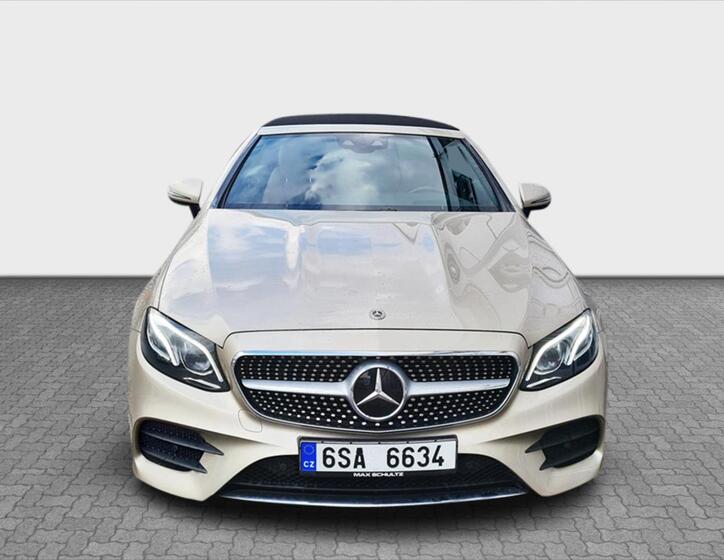 Mercedes-Benz Třídy E 8