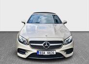 Mercedes-Benz Třídy E 8