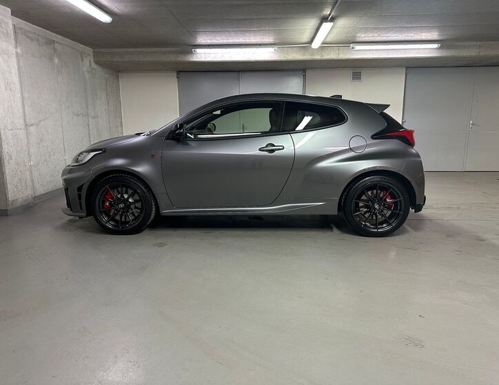 Toyota Yaris 8