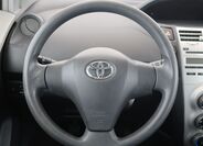 Toyota Yaris 16