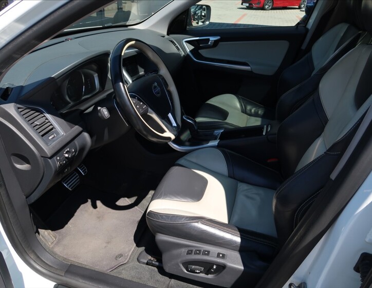 Volvo XC60 9