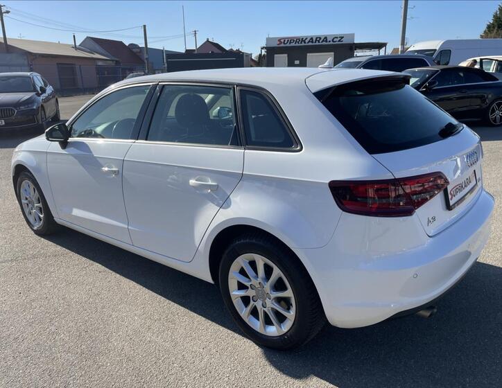 Audi A3 8