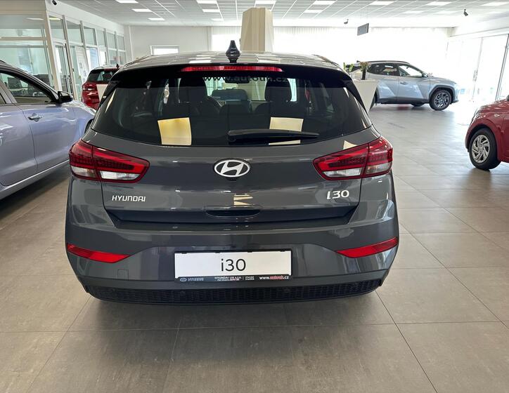 Hyundai i30 4