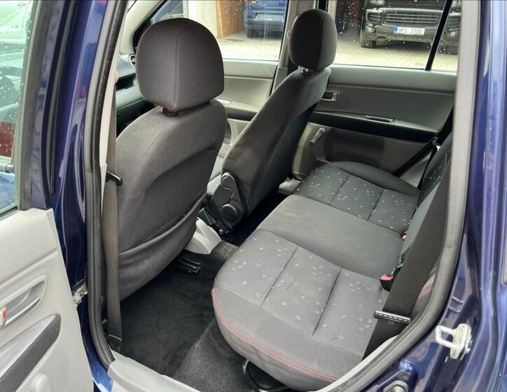 Mazda 2 14