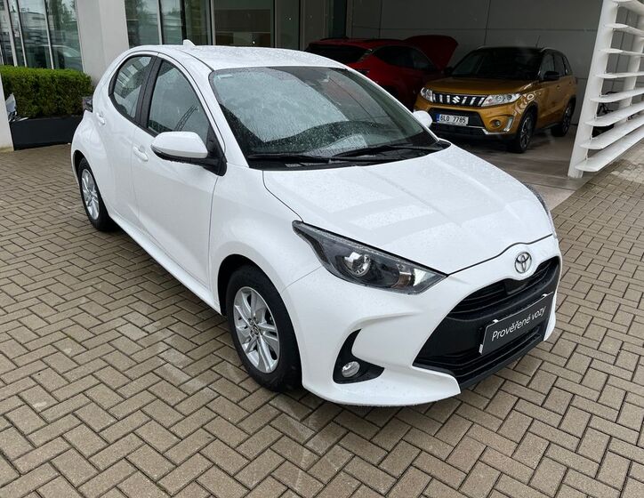 Toyota Yaris 8