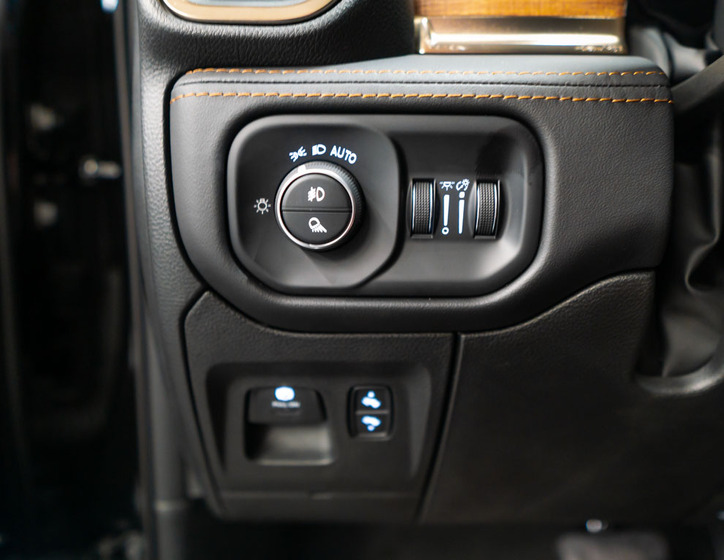 Dodge RAM 21
