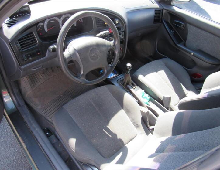 Hyundai Elantra 9