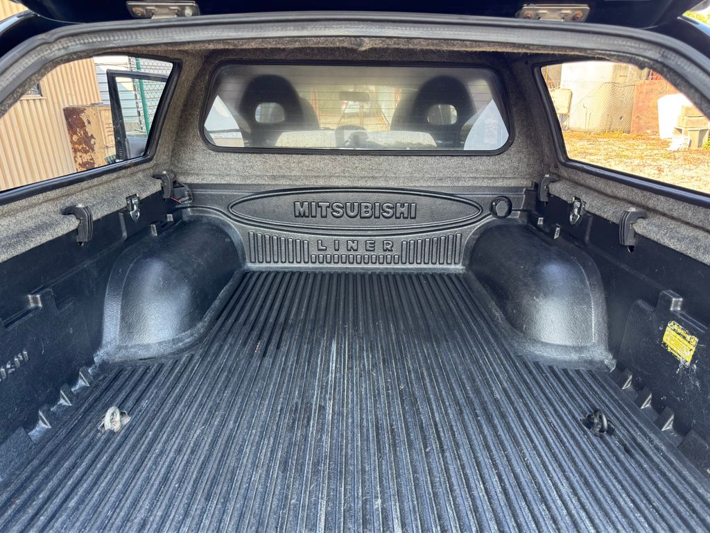 Mitsubishi L200