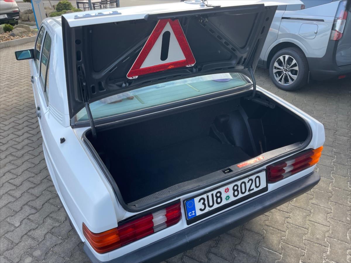 Mercedes-Benz 190