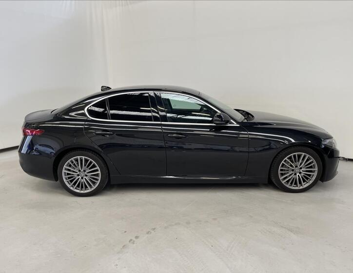 Alfa Romeo Giulia 4