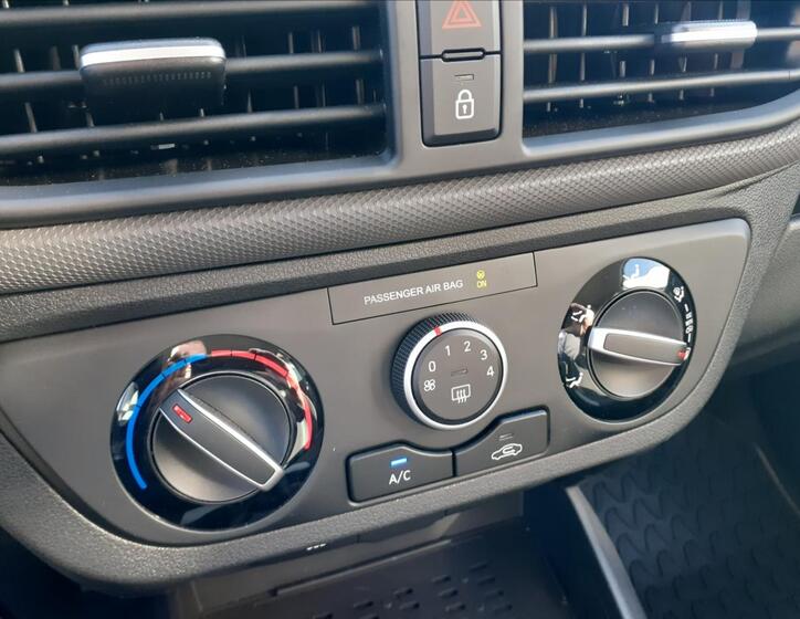 Hyundai i10 13
