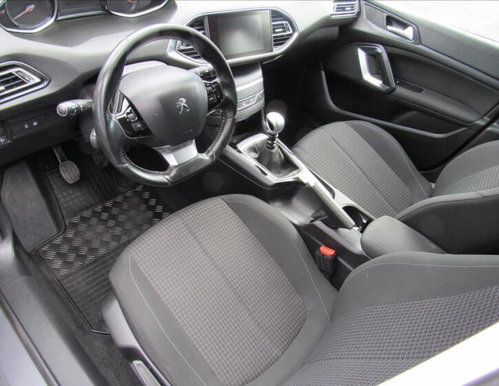 Peugeot 308 9