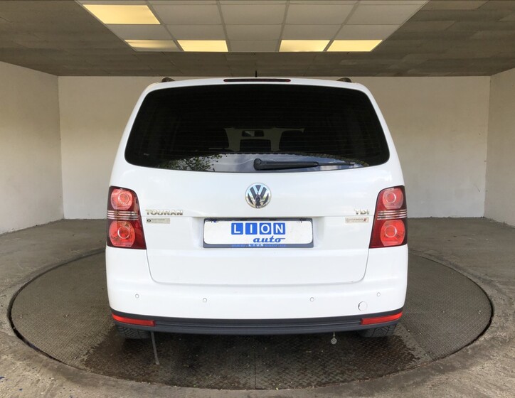 Volkswagen Touran 6