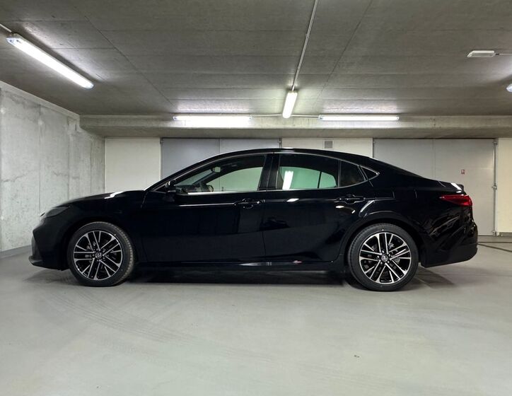 Toyota Camry 8