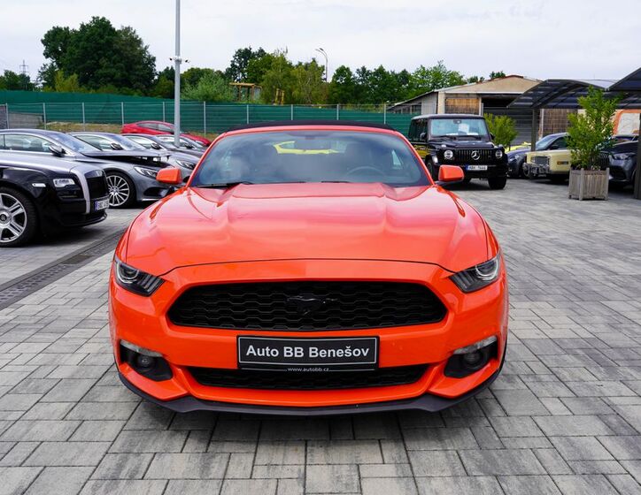 Ford Mustang 1