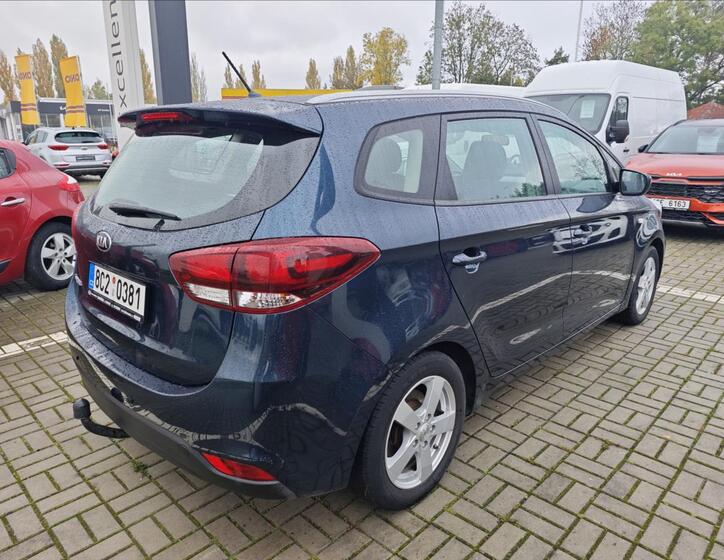 KIA Carens 6