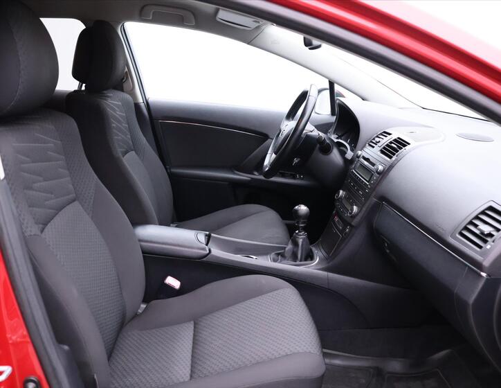 Toyota Avensis 13