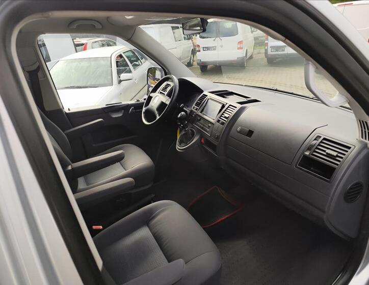 Volkswagen Caravelle 27