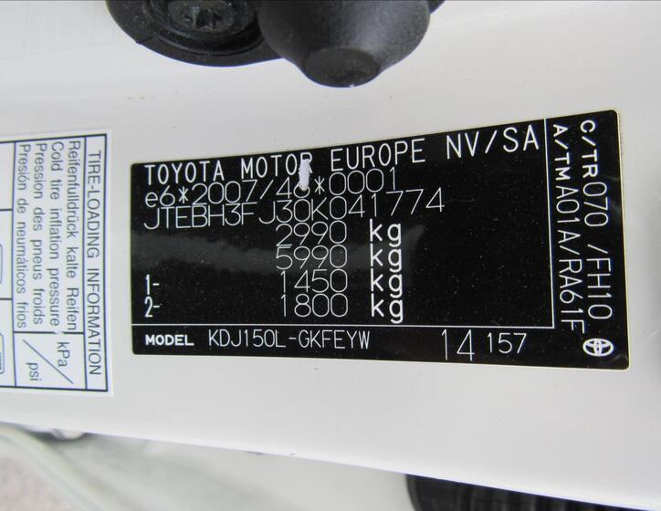 Toyota Land Cruiser 27