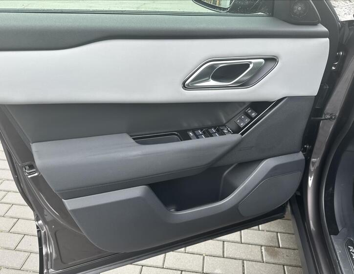 Land Rover Range Rover Velar 18