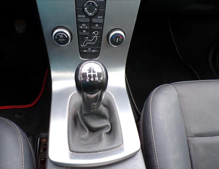 Volvo V50 10
