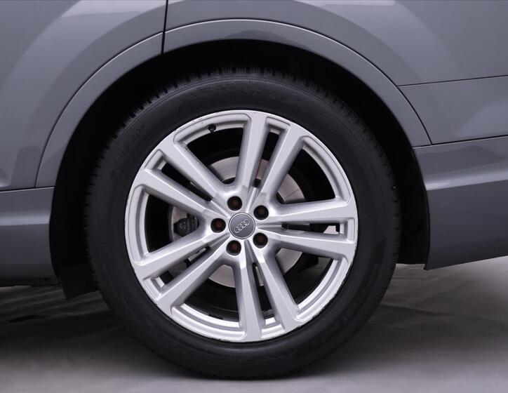 Audi Q7 36