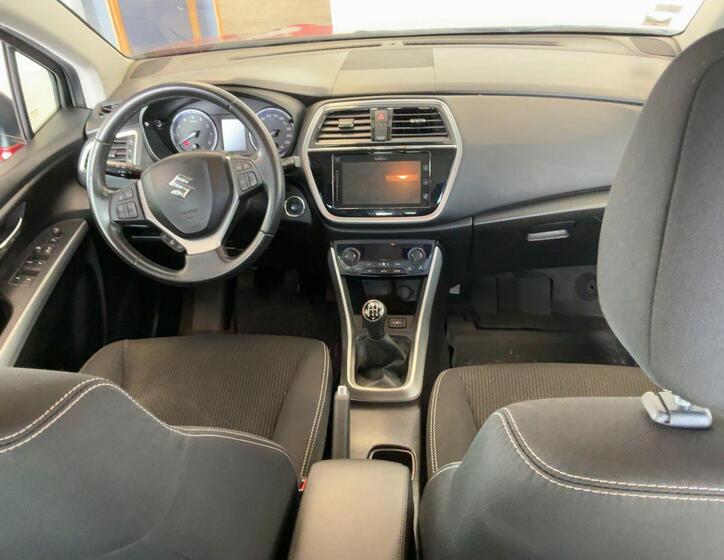 Suzuki SX4 S-Cross 3