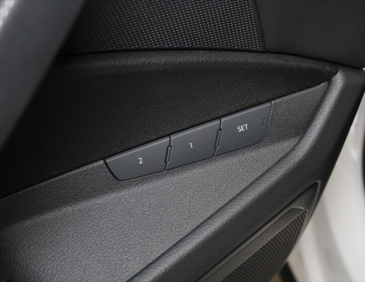 Audi e-tron 18