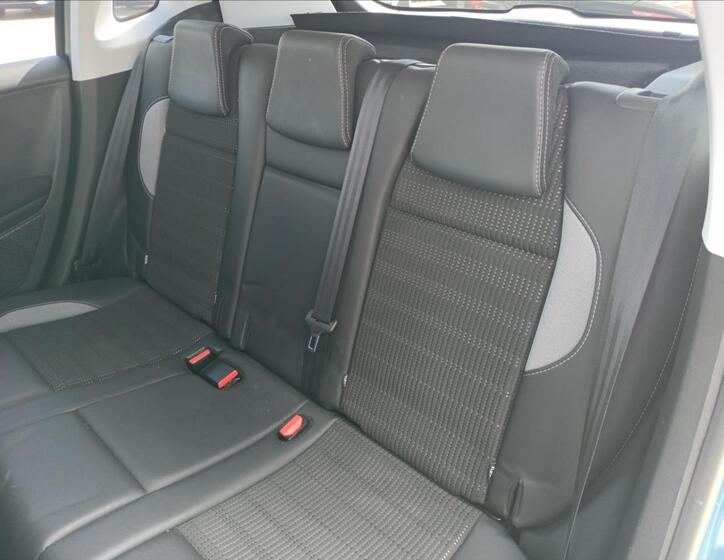 Peugeot 2008 5
