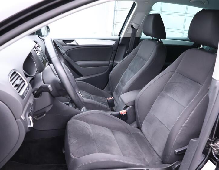 Volkswagen Golf 12