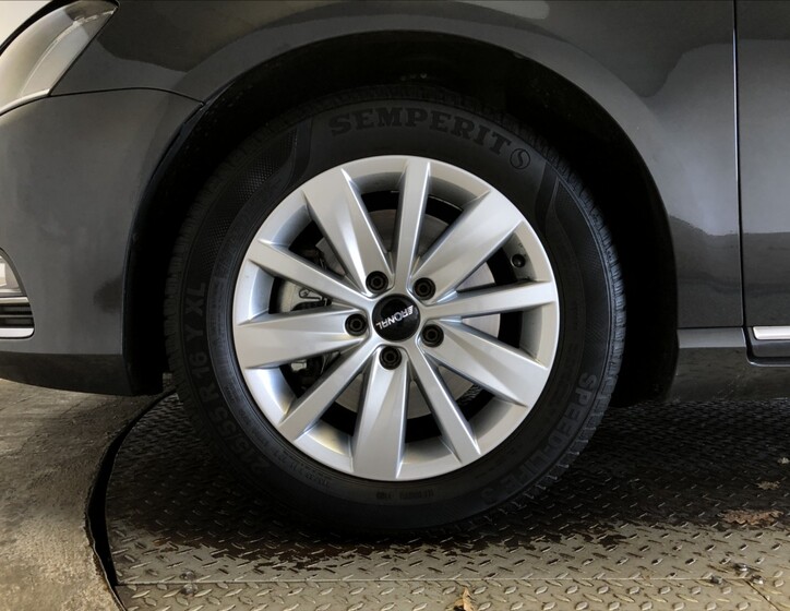 Volkswagen Passat 30