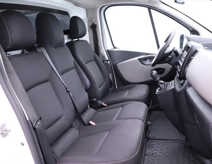 Renault Trafic 12