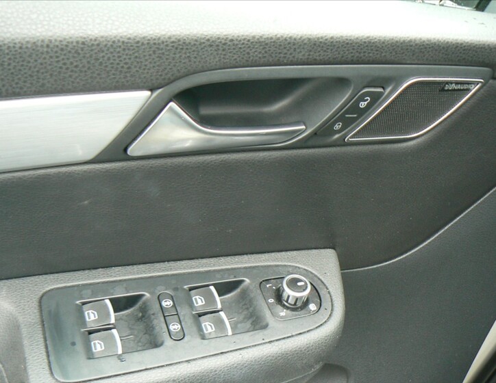 Volkswagen Sharan 9