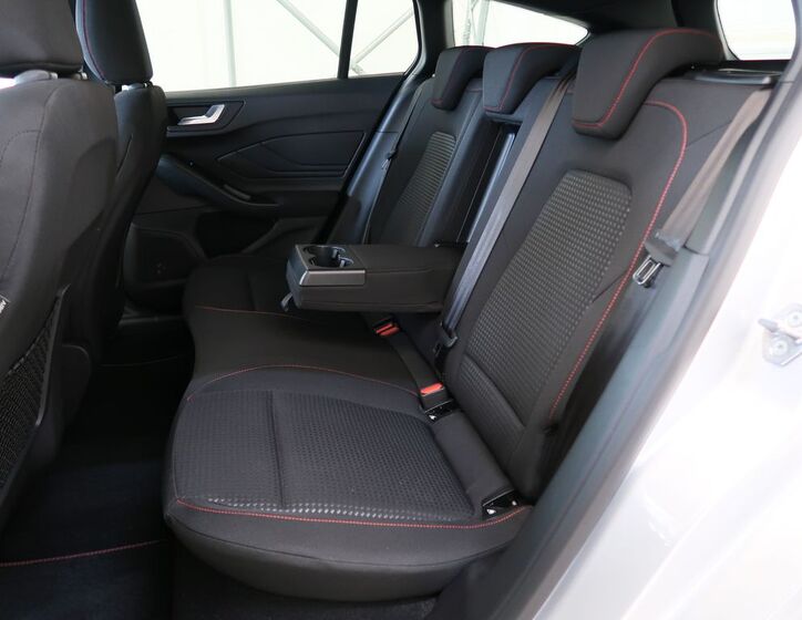 Ford Focus 27