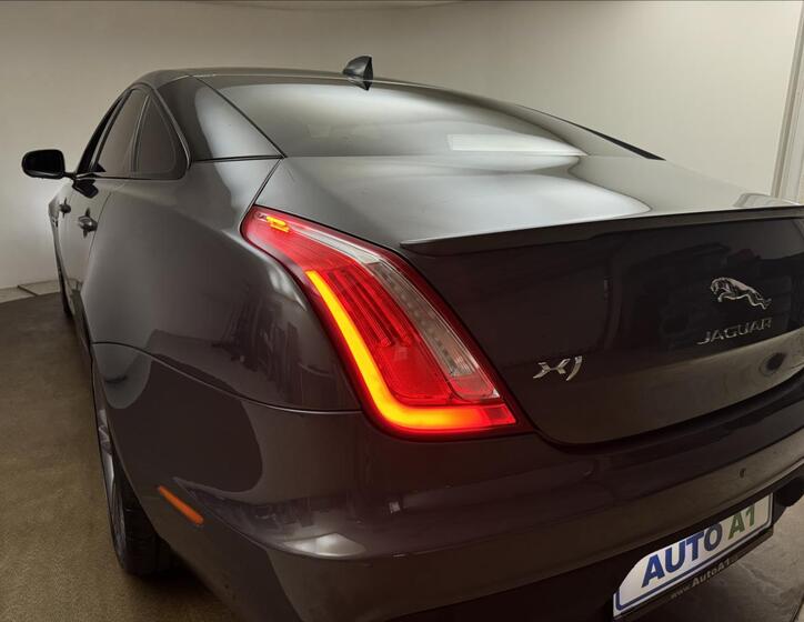 Jaguar XJ 56
