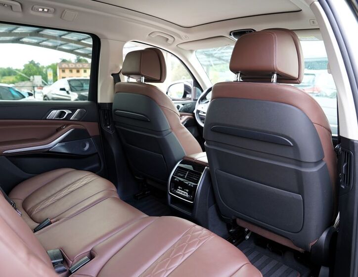 BMW X7 31