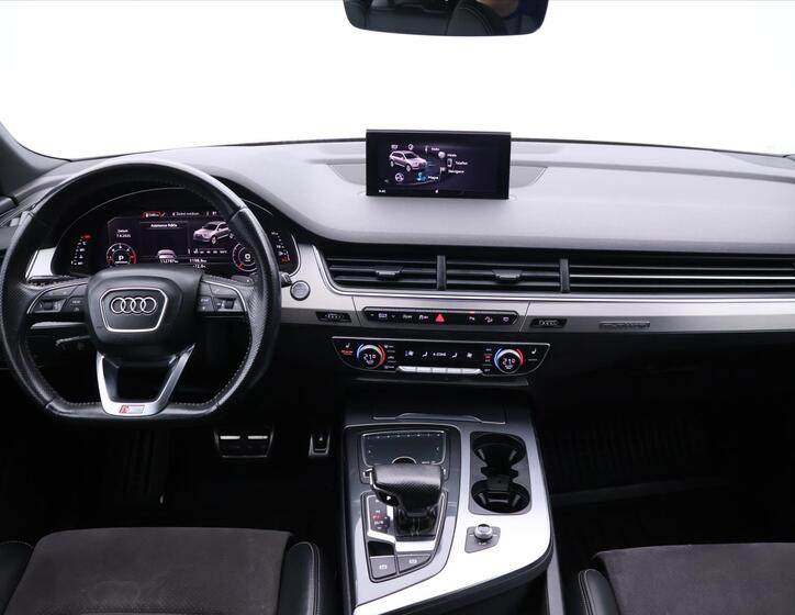 Audi Q7 40