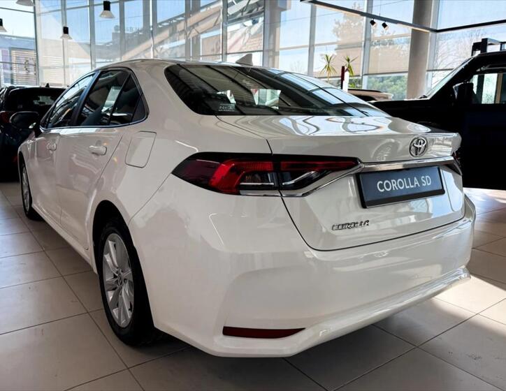 Toyota Corolla 4