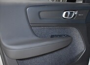 Volvo EX40 13