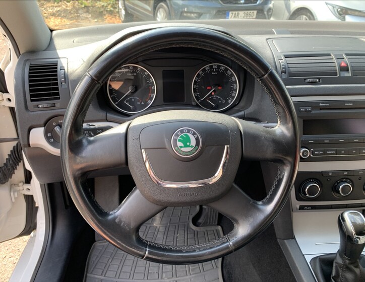 Škoda Octavia 10