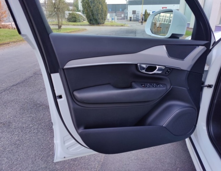 Volvo XC90 10