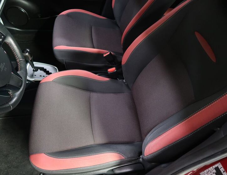 Toyota Yaris 9