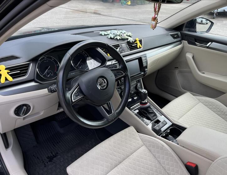 Škoda Superb 11