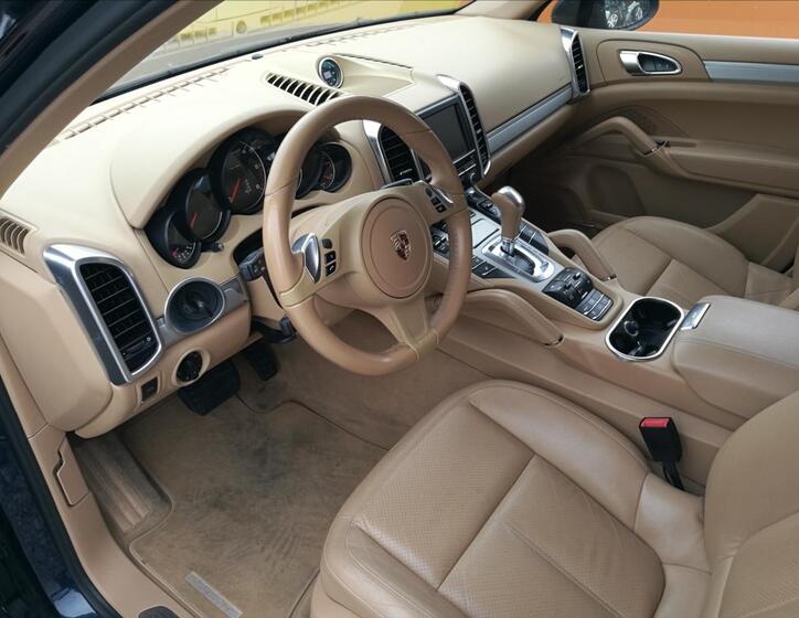 Porsche Cayenne 13