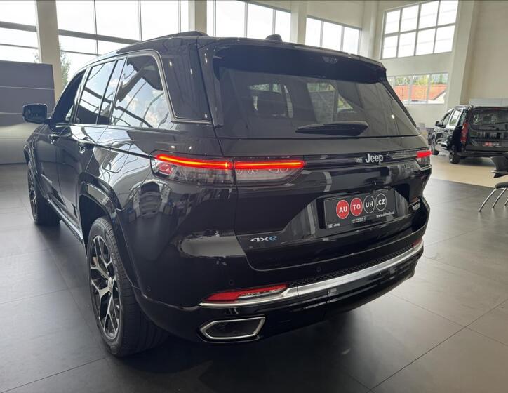 Jeep Grand Cherokee 4